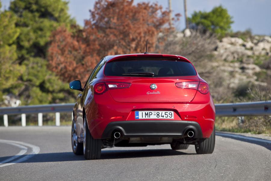  Alfa Romeo Giulietta Quadrifoglio Verde (940) 2010 года  (фото 26 из 48)